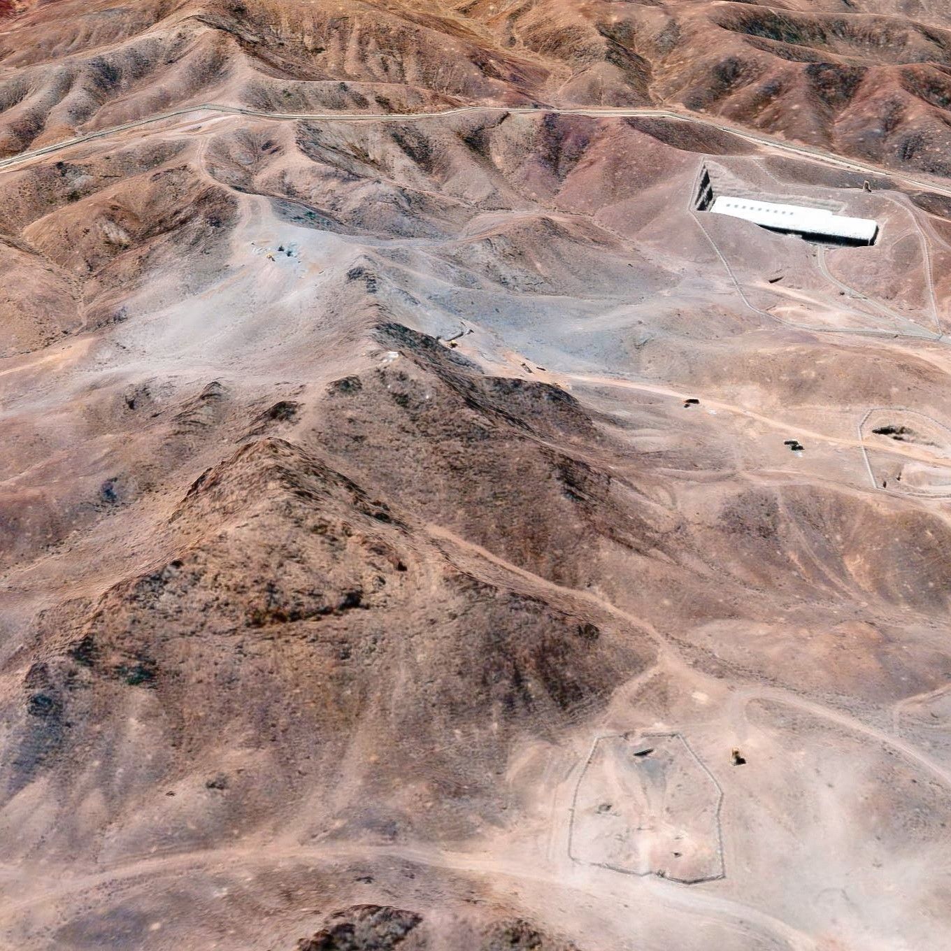 Mountain facility and support building, 3D perspective