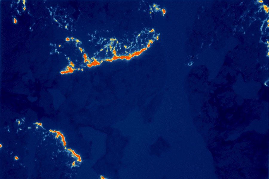 Wildfire fronts in mid-wave infrared