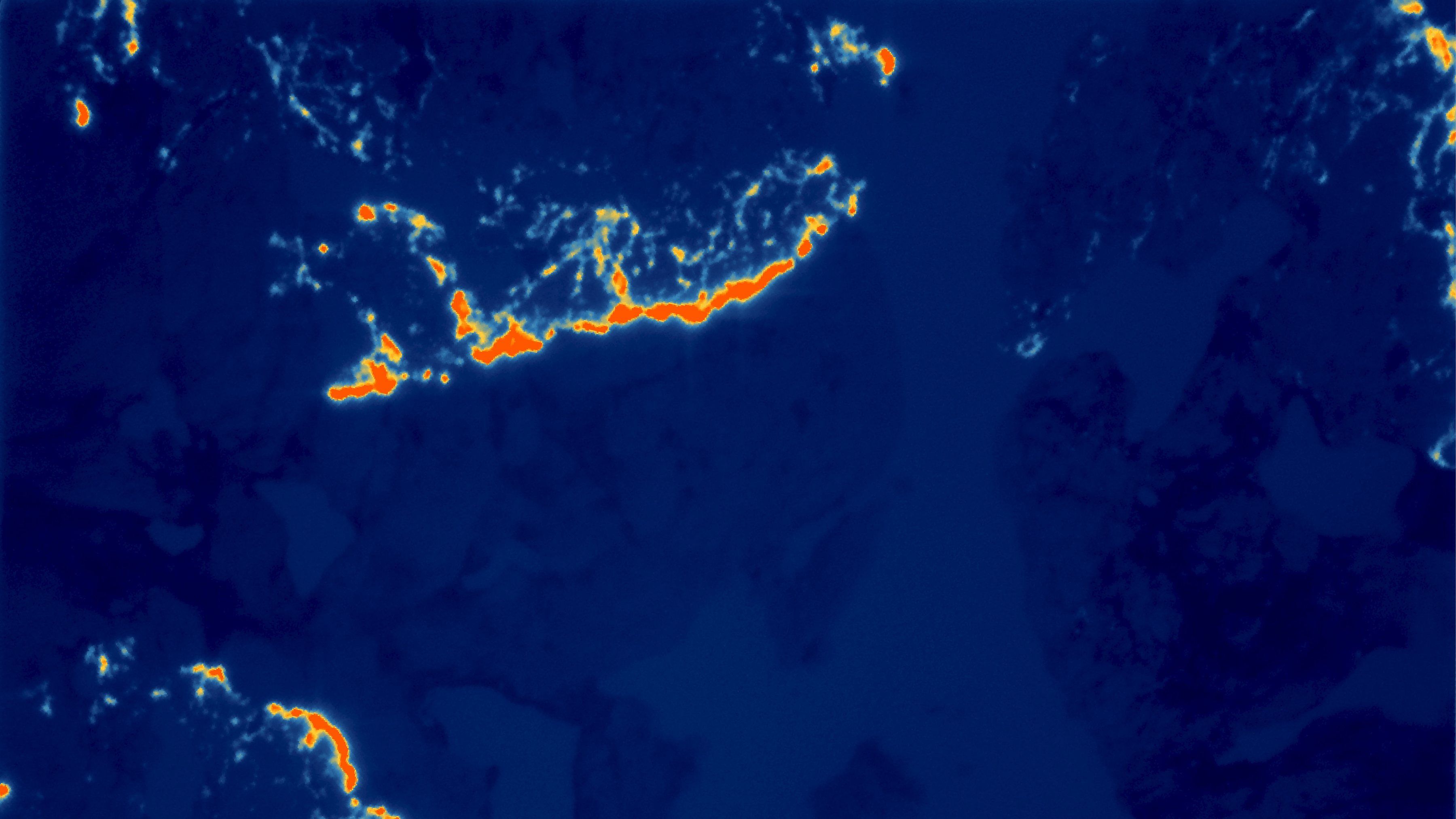 Wildfire fronts at night in mid-wave infrared
