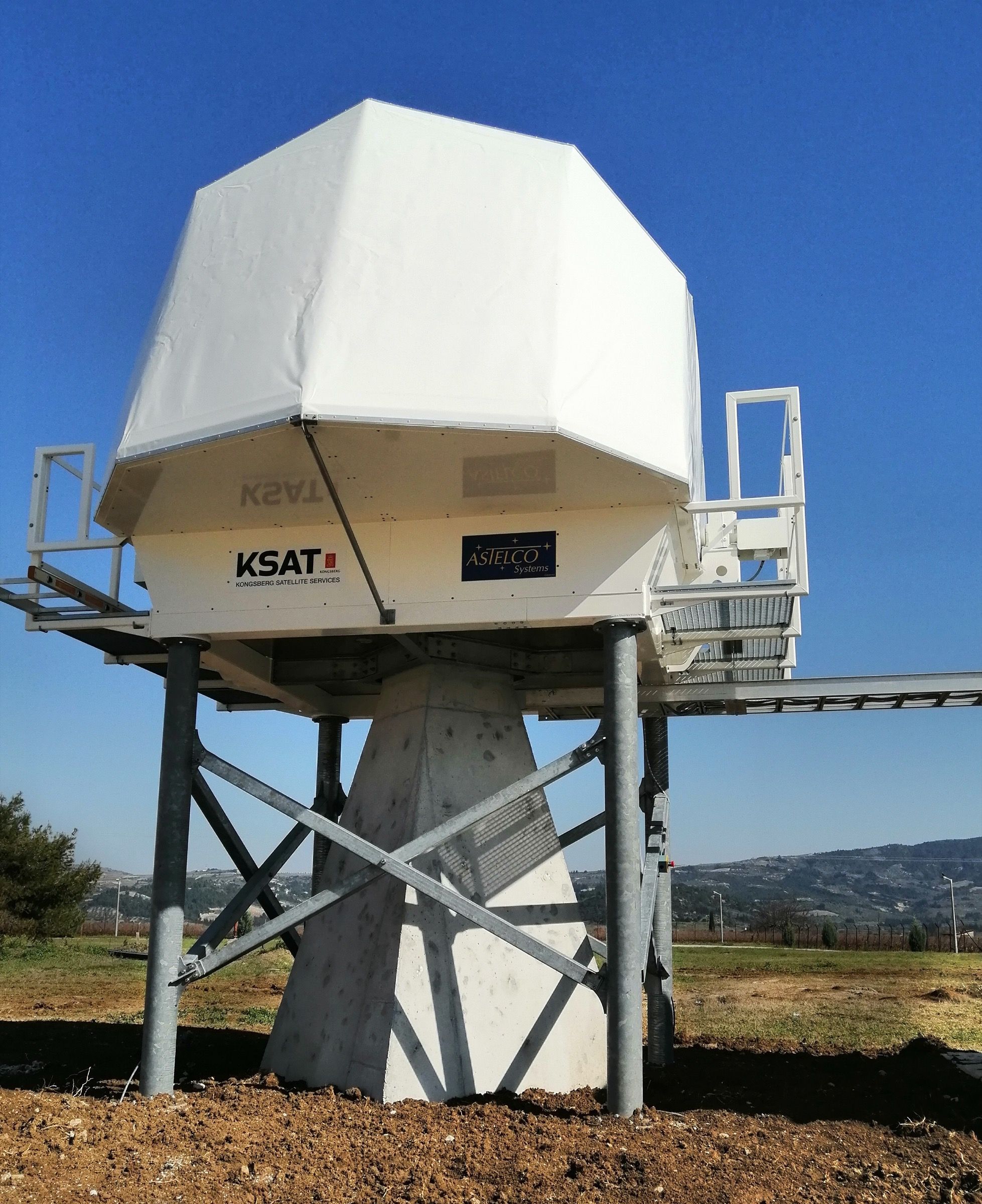 KSAT optical ground station at Nemea, enclosure closed