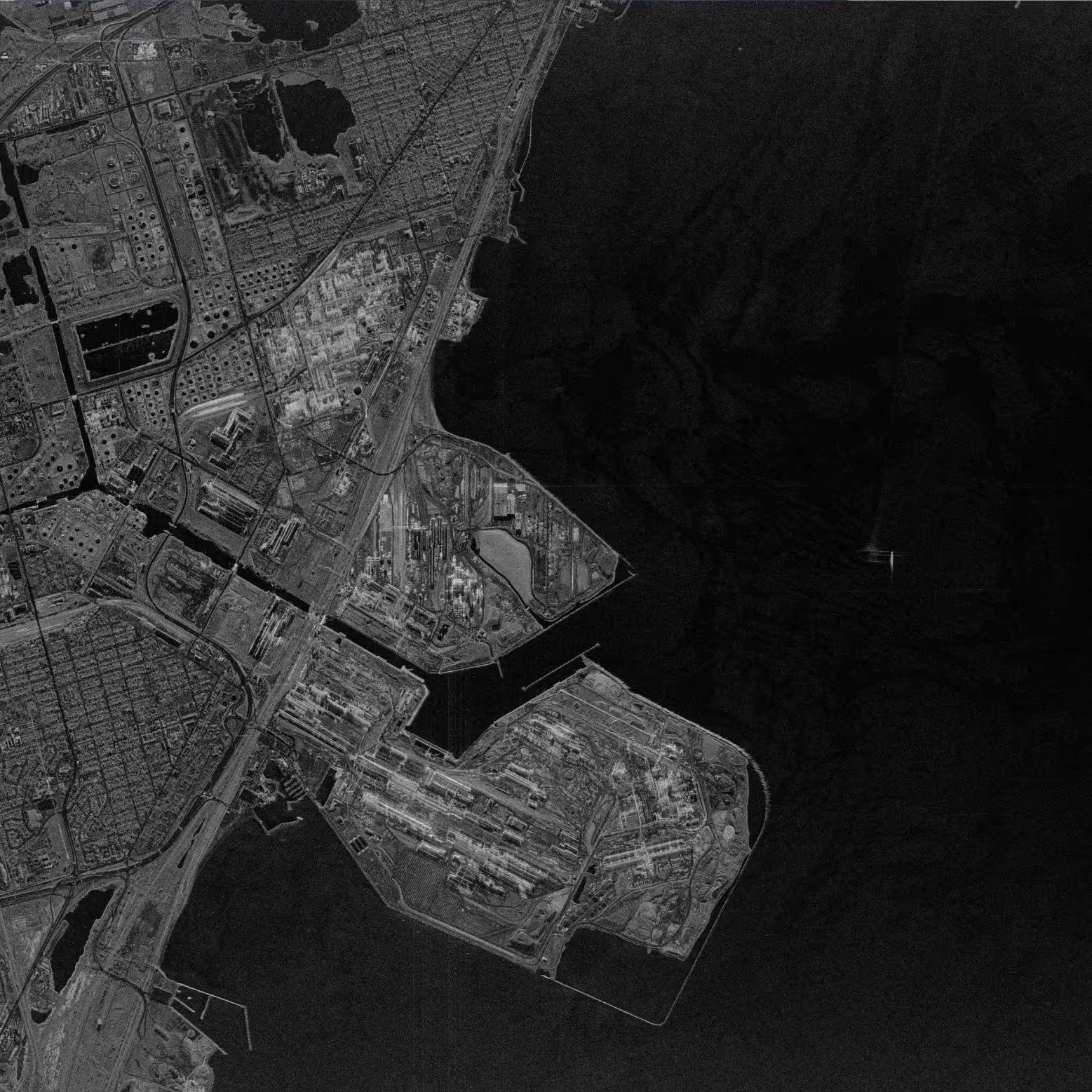 Port basins and breakwaters, X-band SAR