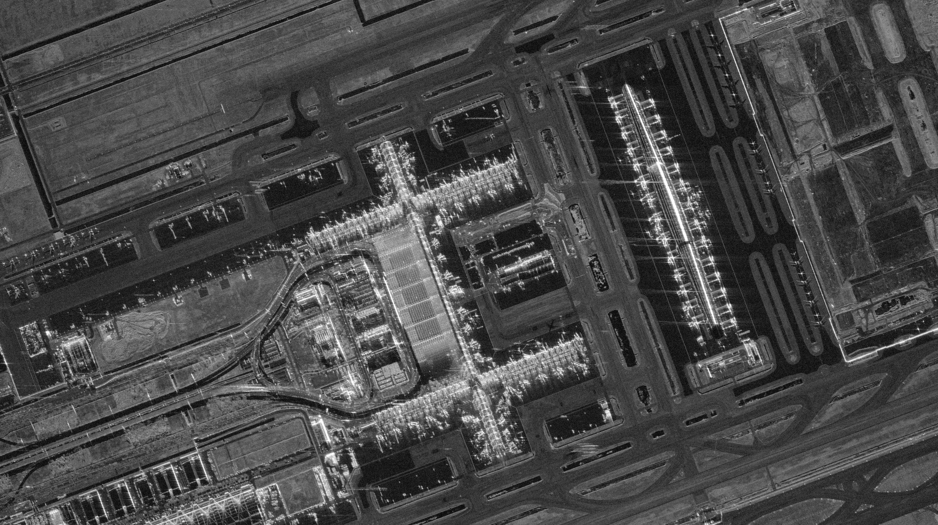 Airport terminals and aprons, X-band spotlight