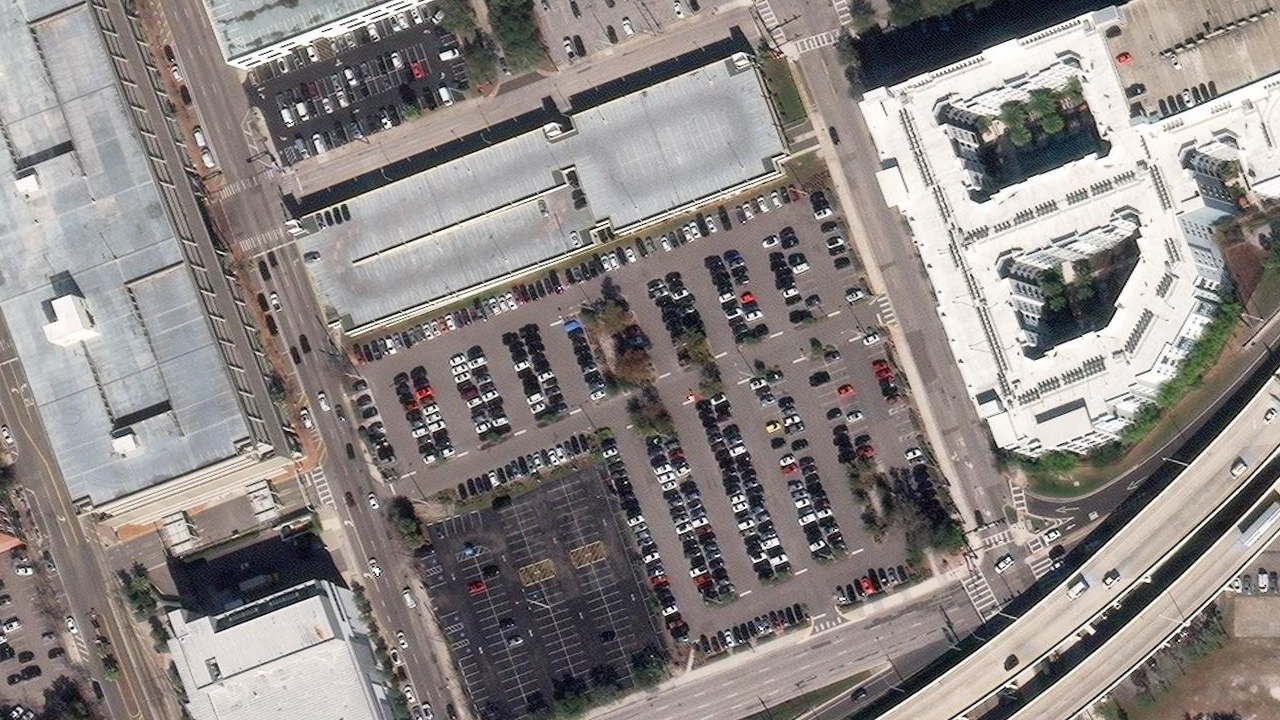 A car park at 31 cm resolution